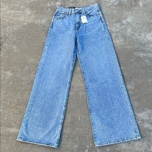 NWT Levi’s Premium Ribcage Wide Leg Jeans